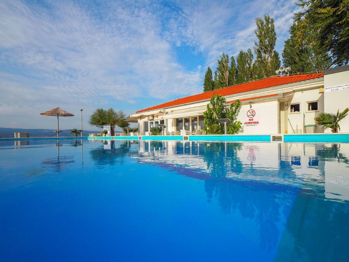 Mediteran Travel Mobile Homes Galeb Omiš Εξωτερικό φωτογραφία